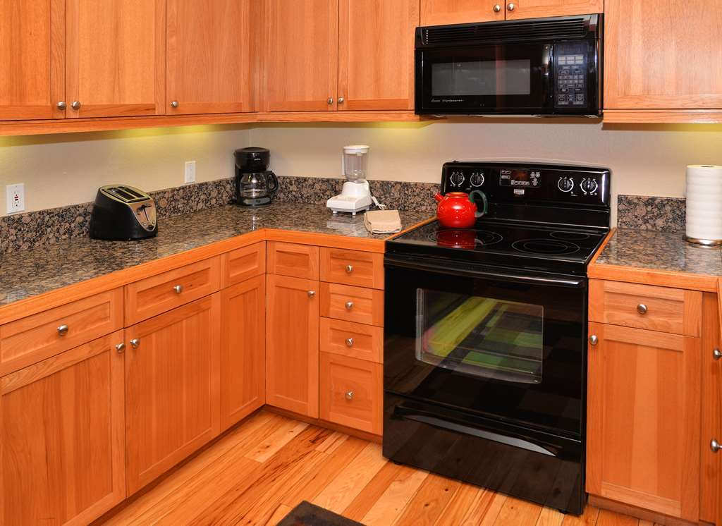 Lodge At Brookside Avon Village Room photo
